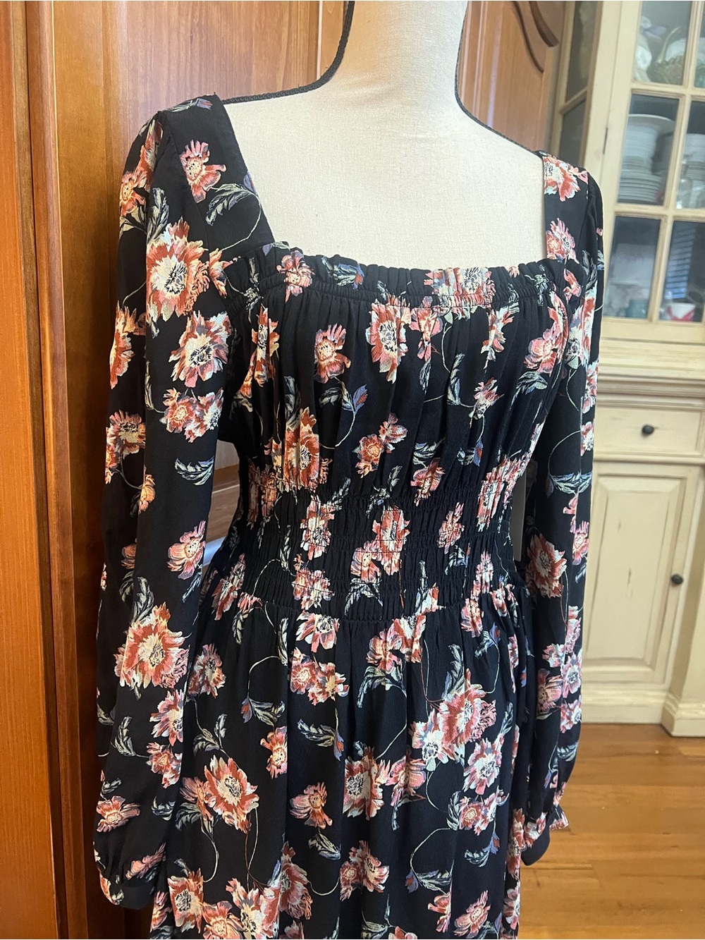 Treasure & Bond Black Maxi Dress with Pink Floral Print - Picture 3 of 9
